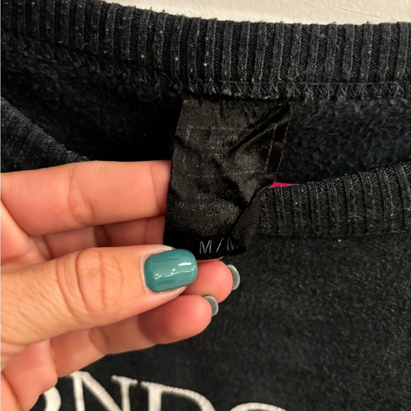Ladies Size Medium Port Carling Crewneck - Good Quality Fabric - Picture 3 of 3